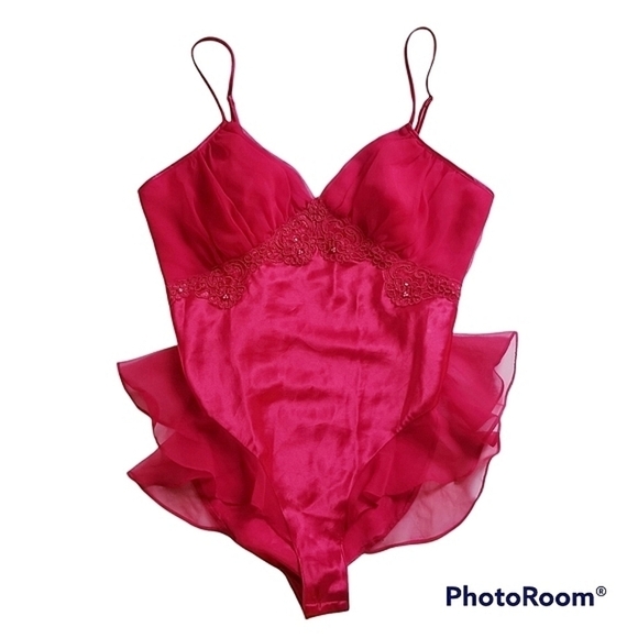 VICTORIAS SECRET Gold Label Vintage Satin Red Teddy Bodysuit Medium